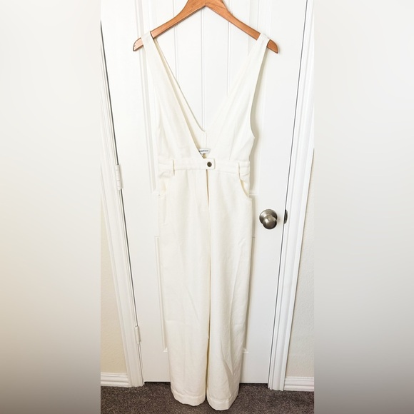 WeWoreWhat Deep V Plunging Flare Jumpsuit Size 26 - Picture 1 of 2